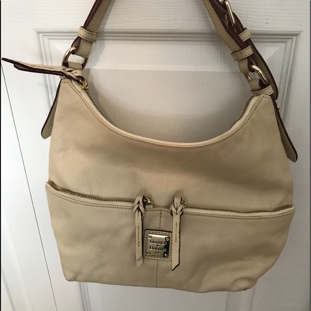Authentic Dooney & Bourke Cream leather Bag Mint.